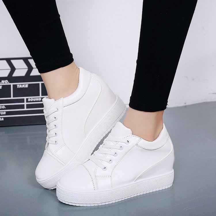 New Style Korean Women's Shoes With Thick Soles In The Autumn