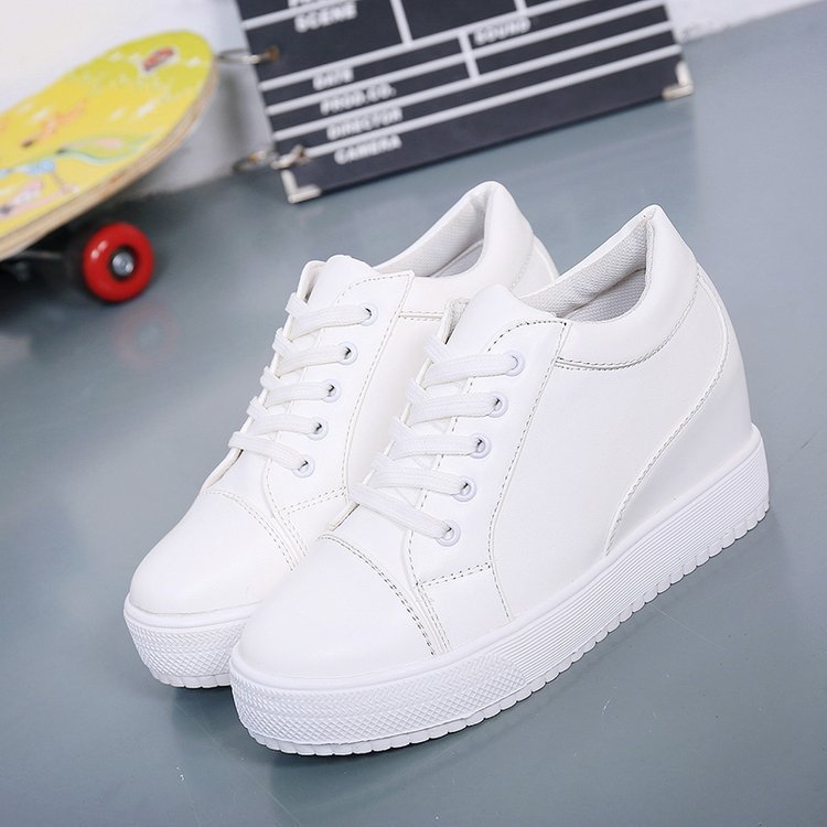 New Style Korean Women's Shoes With Thick Soles In The Autumn